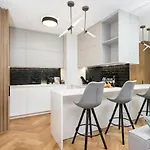 Apartment Business - Two Bedrooms - Mennica Residence&166 *